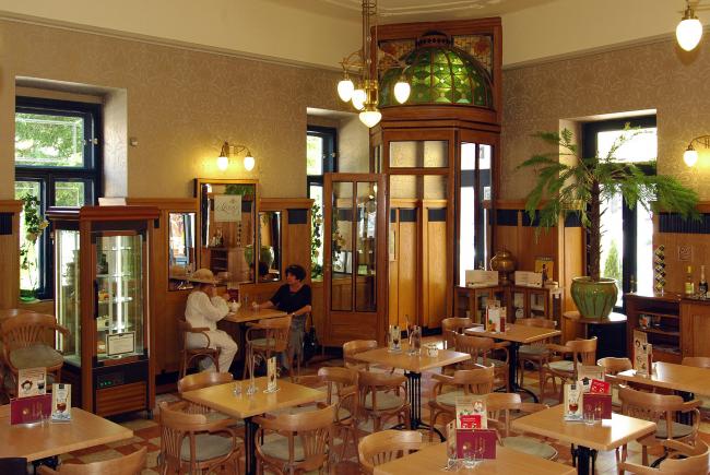 Esztergomi Központi Kávéház